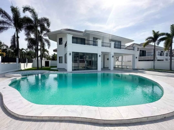 For Sale: Modern Pool Villa in Nong Pla Lai