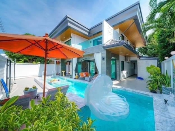 For Sale: Luxury Pool Villa in Jomtien