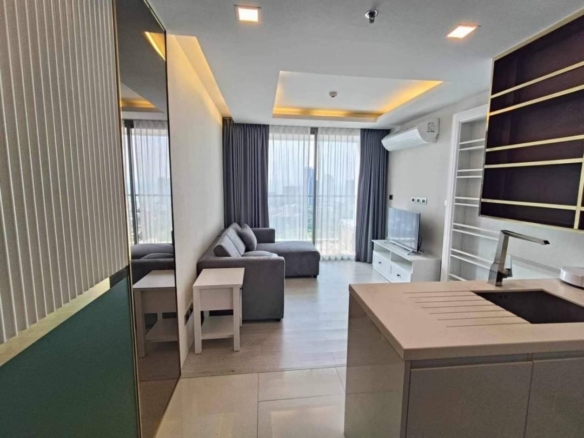 For Sale: Stunning Sea View Unit at The Peak Towers