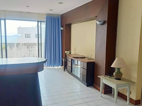 For Sale: Renovation Opportunity at Paradise Jomtien Condo