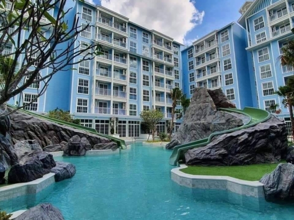 For Sale: Grand Florida Condo Unit