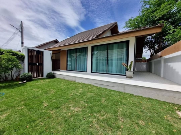 For Sale: The Maple Project: Modern Resort-Style Single House