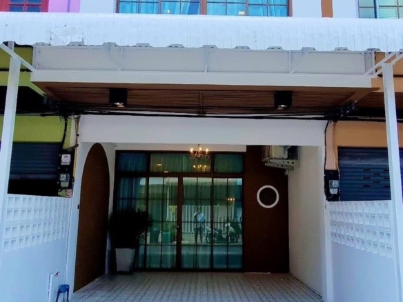 For Sale: Minimal Style Corner Townhome in Burapha Village