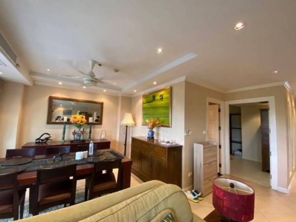 For Sale: The Residence Jomtien Beach: Spacious Condo