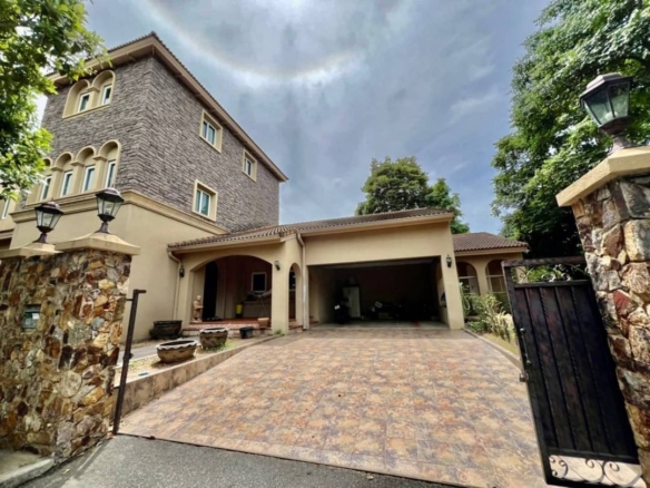 For Sale: Luxurious Villa in Silk Road Place, Pattaya