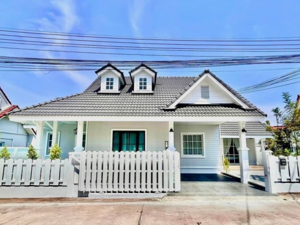Hot Sale: Fully Furnished Pool Villa in Pattaya