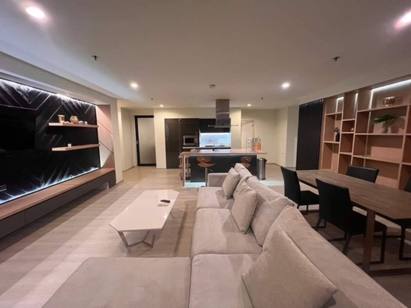 For Sale: Lumpini Park Beach Jomtien: Luxurious Sea View Condo