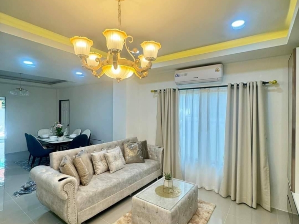 For Sale: 3 Bed-2 Bath Corner 2-Storey Townhouse at Nern Plub Wan