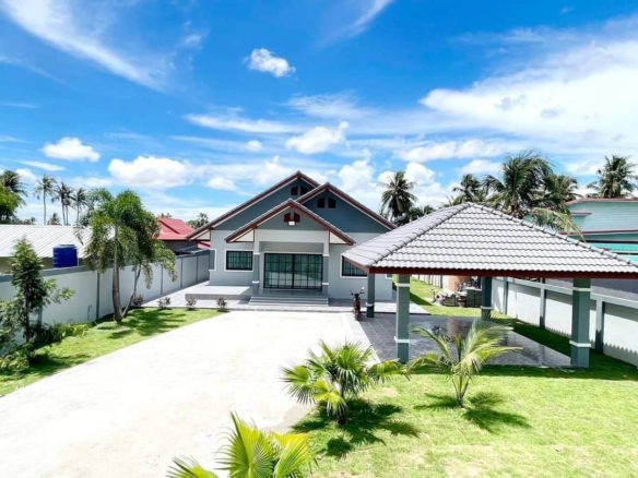 For Sale: 3 Bed 4 Bath, Single House in Huai Yai