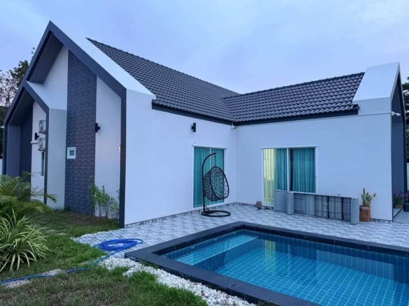 For Sale: 143 sq.m Pool Villa in Mabprachan