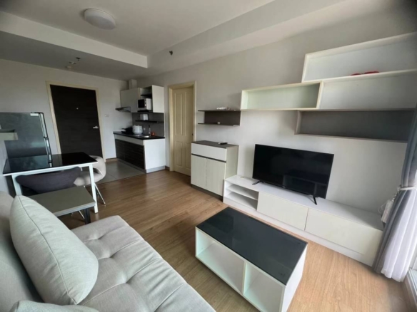 For Sale: 1BR, 8th floor Sea View @Supalai Mare