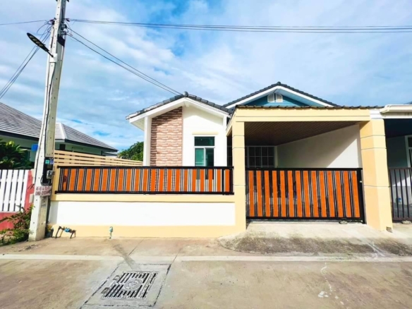 For sale: Minimalist style semi-detached house 2Bed, 2Bath 30 sqm. @LT Village 6