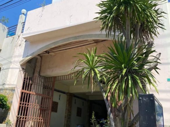 A vendre : Maison de ville de 5 étages sur Khao Pratumnak