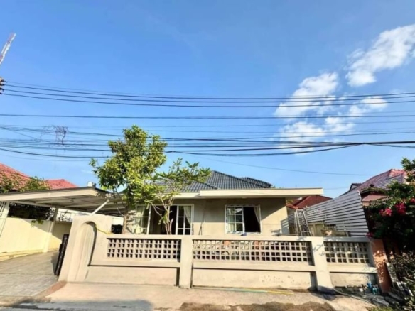 For Sale: Single house, newly renovated, Park Village 