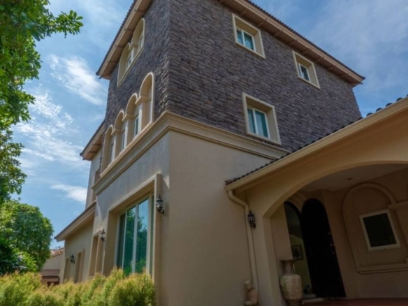 For Sale: Stunning 3 story Pool Villa – Chaiyapruek 2, Pattaya