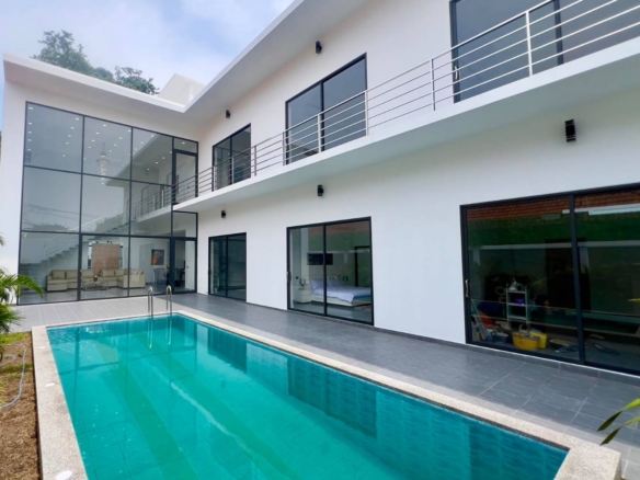 New modern pool villa 6 Bed, 7Bath 585 sqm. @ Pratamnuk Hill 