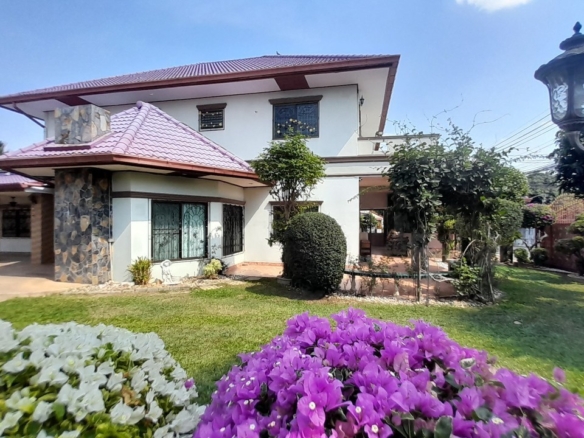 Spacious pool villa 4 Bed, 5 Bath 764 sqm. @ Pattaya Land and House Village
