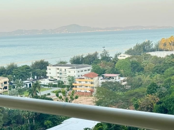 Stunning city and sea view Studio 48 sqm. @ View Talay 5 C