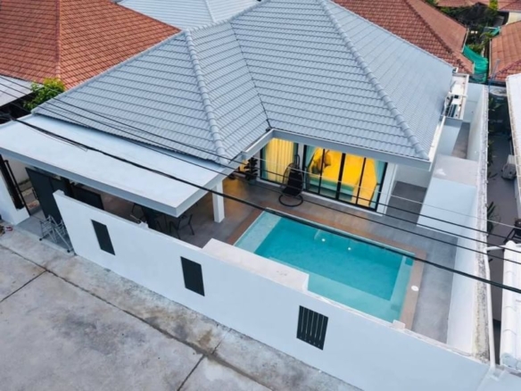 Modern Pool Villa 4 Bed, 5 Bath 72 sq.w. @ Jomtien Beach Location: Jomtien Beach
