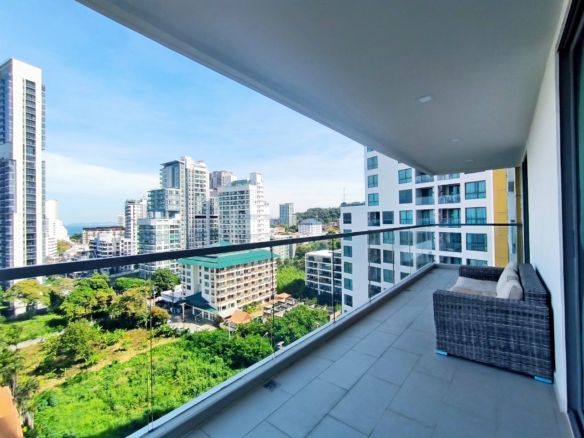 Stunning Sea View 2 Bed, 2 Bath 92 Sqm. @ The Peak Condo