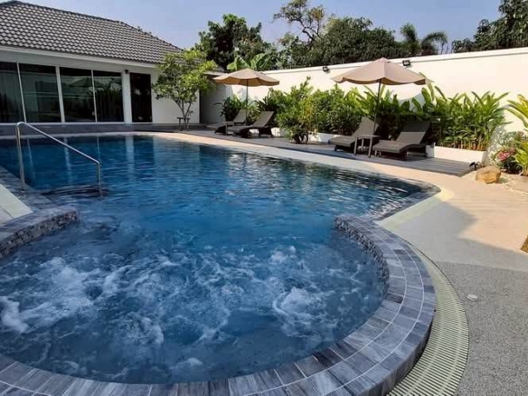 Spacious Pool Villa 4 Bed, 4 Bath 213 SQW.@ Toongklom Talman soi 4 