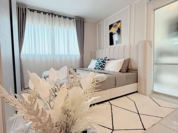 Convenient to travel Studio 23 SQM. @ Lumpini Condo On Sukhumvit-Naklua Road