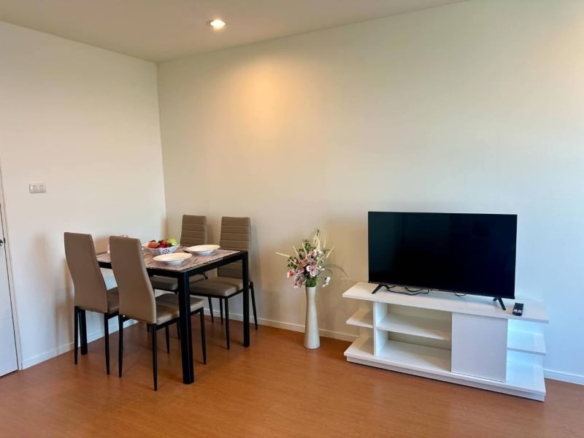 Large And Airy Condo 1 Bed 2 Bath 52 sqm.@ Lumpini Jomtien