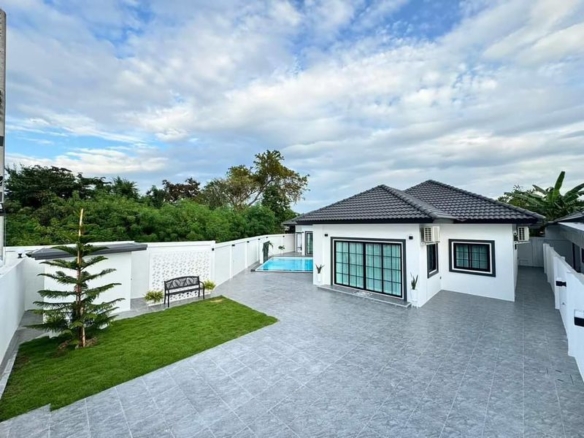 Newly Modern Pool Villa 4 Bed, 3 Bath 95.2 SQW.@ Rattanakorn Village 18