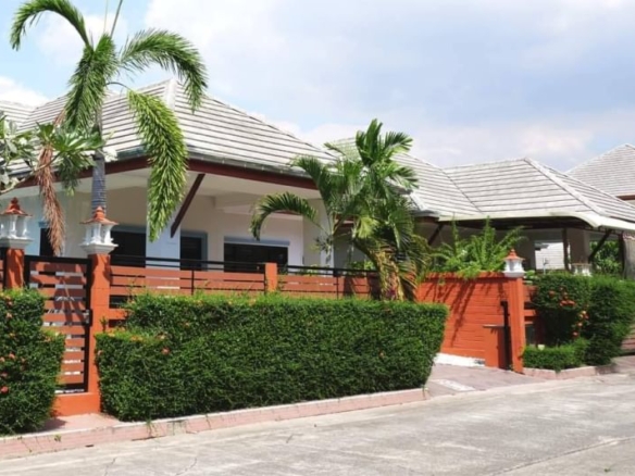 Beautifully Pool Villa 3 Bed, 2 Bath 60 SQW.@ Baan Dusit Pattaya Park  