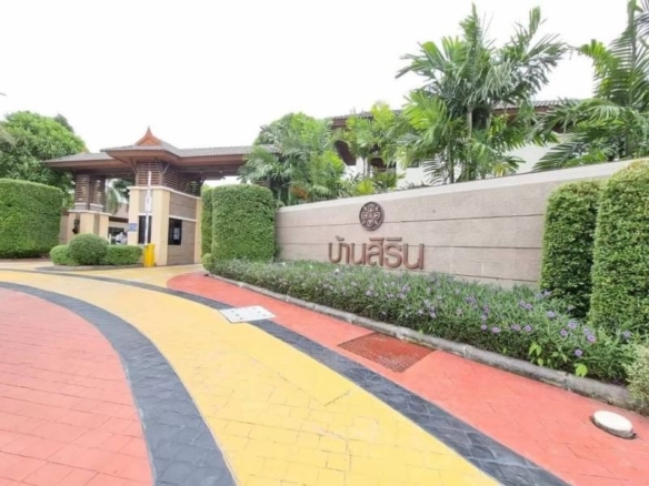 Large 2-storey detached house 3 Bed, 3 Bath 65 SQW. @ Baan Sirin Pattaya project
