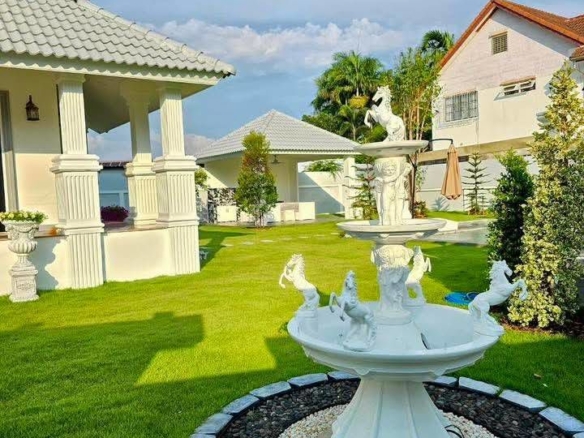 New Renovation Pool Villa  5 Bed, 6 Bath 190  SQW.@ Central Park 4 Village Project