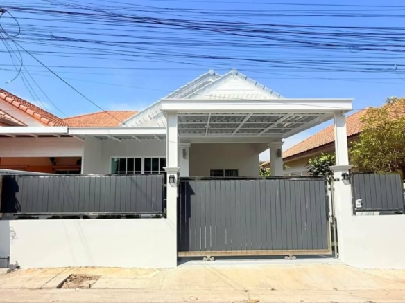 Renovated Twin House 3 Bed, 2 Bath 40 sqw. @Soi Khao Noi