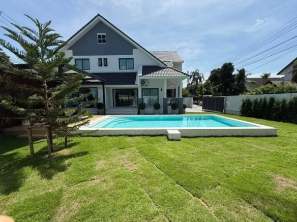 Newly renovated Pool Villa 5 Bed, 5 Bath 100 SQW. @ Near Thara Phatthana International School