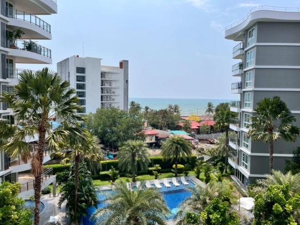 Luxury Condo 1 Bed, 1 Bath 55.67 SQM. @ Whale Marina Condominium