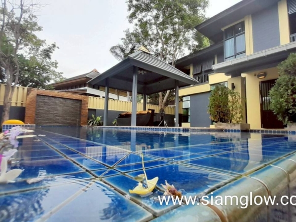 Grand 2 Story Pool Villa, 4Bed, 4 Bath 174 SQW. @ The Village Housing Estate by Horseshoe Point