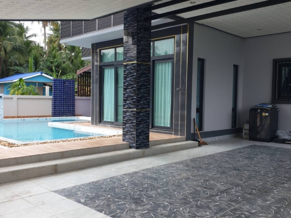 Convenient travel Pool Villa 3 Bed, 4 Bath 80 SQW. 
