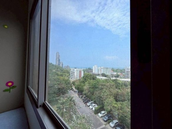 Contemporary Style Condo 1 Bed, 1 Bath 34.86 SQM. @ Unixx South Pattaya