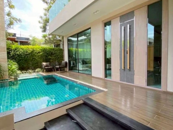 The Elegant Pool Villa 4 Bed, 4 Bath 70.8 SQW. @ Huai Yai