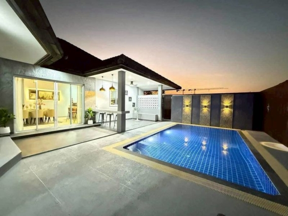Decorated Pool Villa 4 Bed, 4 Bath 110.2 SQW. @ Pattaya Hill 2, Soi Khao Noi