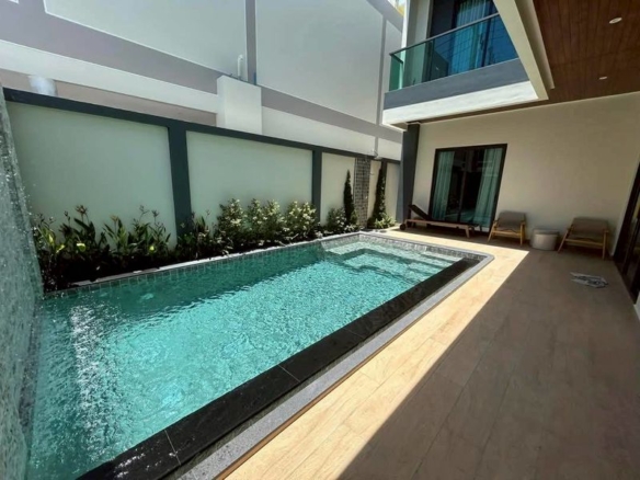 The 2-storey Luxury Design Pool Villa 4 Bed, 5 Bath 48 SQW. @ Thappraya Soi 11