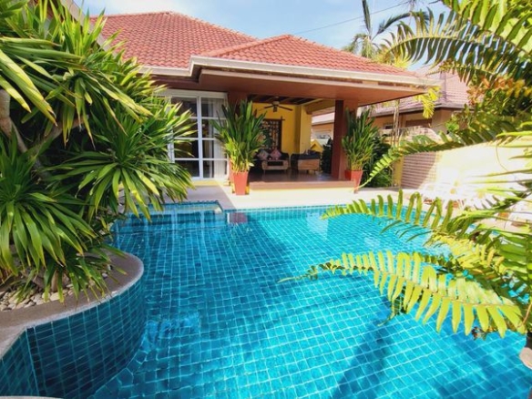 Convenient To Travel Pool Villa 4 Bed, 4 Bath 100 SQW. @ Near Jomtien Beach
