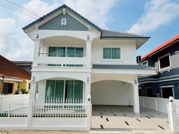 A 2 – Storey Detached House 4 Bed, 3 Bath 52 SQW. @ Country Club Village, Soi Thung Klom, Soi 5