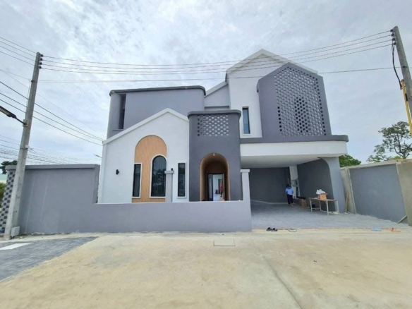 Newly Pool Villa Suitable for Business 5 Bed, 5 Bath 82.5 -108.2 SQW. @ Myroom Pool, Huai Yai