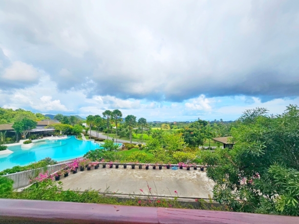 Luxury Condominium 1 Bed, 1 Bath 127.60 SQM. @ SUNPLAY Bangsaray