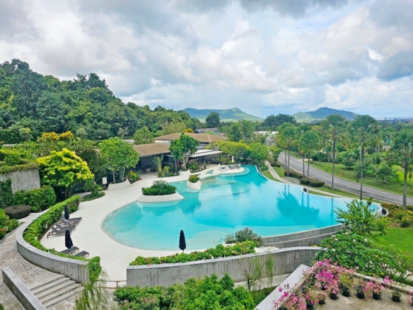 Stunning Condominium 1 Bed, 1 Bath 90.76 SQM. @ SUNPLAY Bangsaray