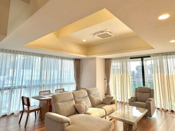 Nice Location and Spacious space Condo 2 Bed, 3 Bath 140 SQM. @ Gardenia Pattaya
