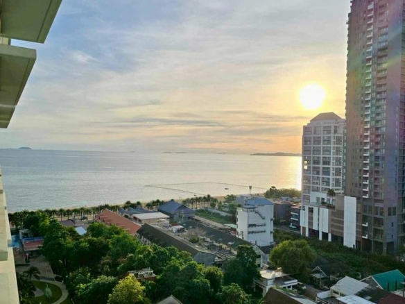 Contemporary Condo 2 Bed, 2 Bath 57 SQM. @ Lumpini Jomtien
