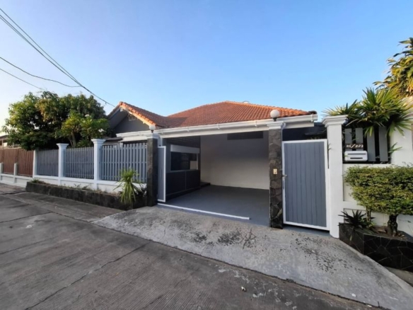 Contemporary single house 3 Bed, 2Bath 60 SQW. @ Khun Suk 1 Village
