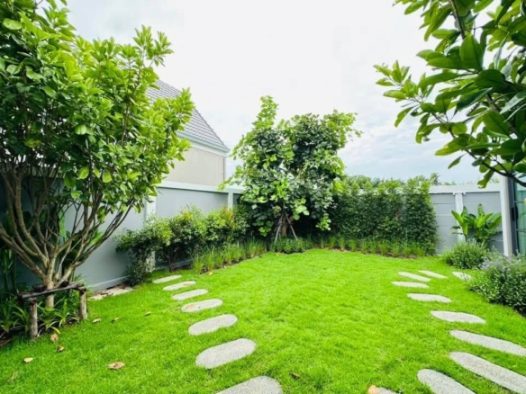 Newly Contemporary Pool Villa 4 Bed, 4 Bath 121.3 SQW. @ Nong Prue Soi 6