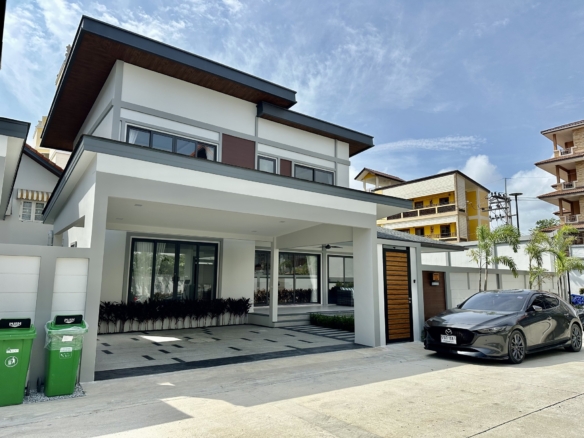 Brand New Pool Villa  4 Bed, 5 Bath 81 SQW. @ Zensiri Midtown